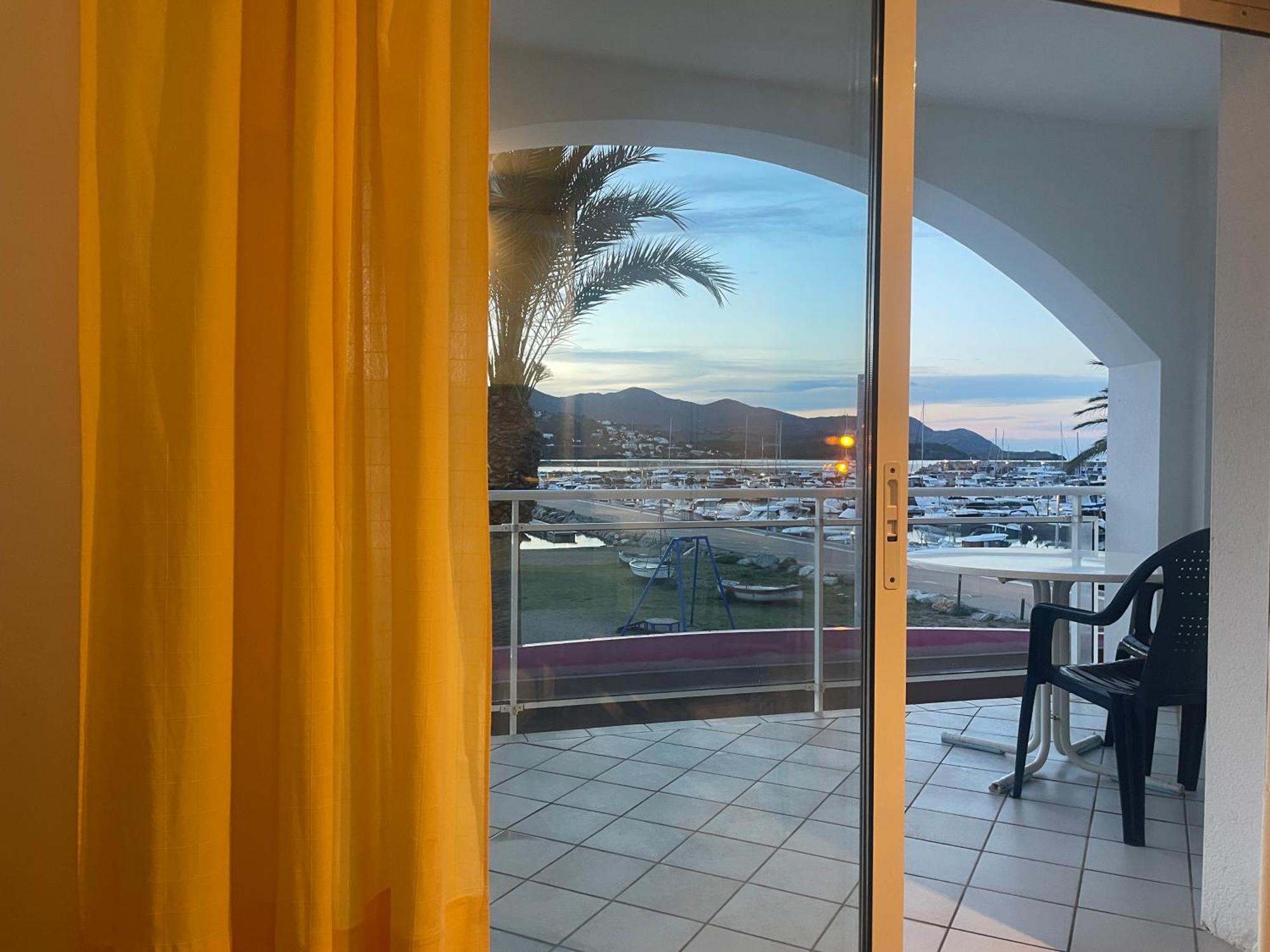 Platja Del Port Lägenhet Llança Exteriör bild
